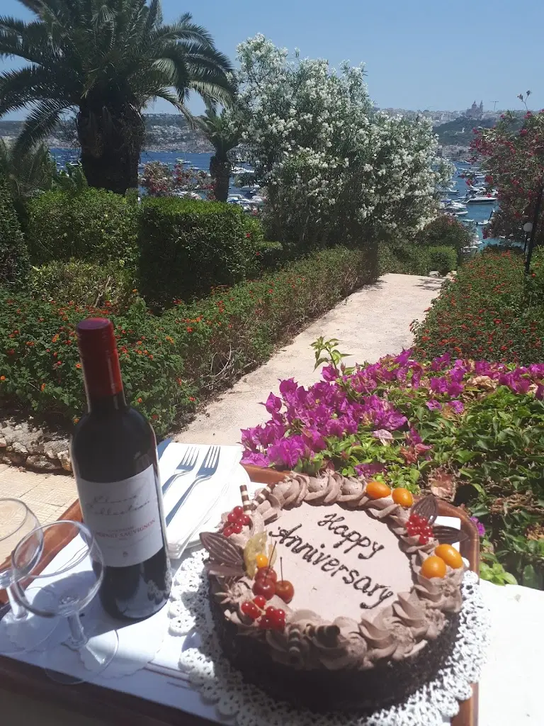 Valerie-Joy Grindrod_Tiki Taps_Darwen_review