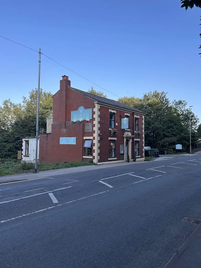 Paul Snell_The Spinners_Darwen_review