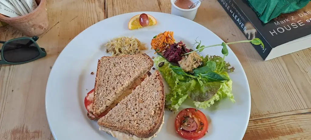 Kate Webb_Amandines Cafe Restaurant_Diss_review