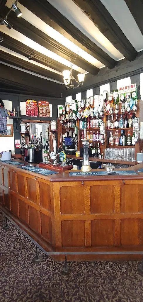 Saracens Head_Diss_slider_image_3