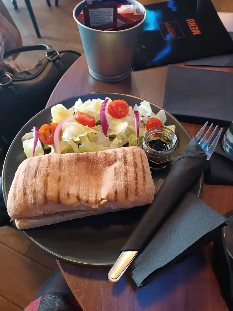 Menu_Sashas Bar_Arnold_image_4