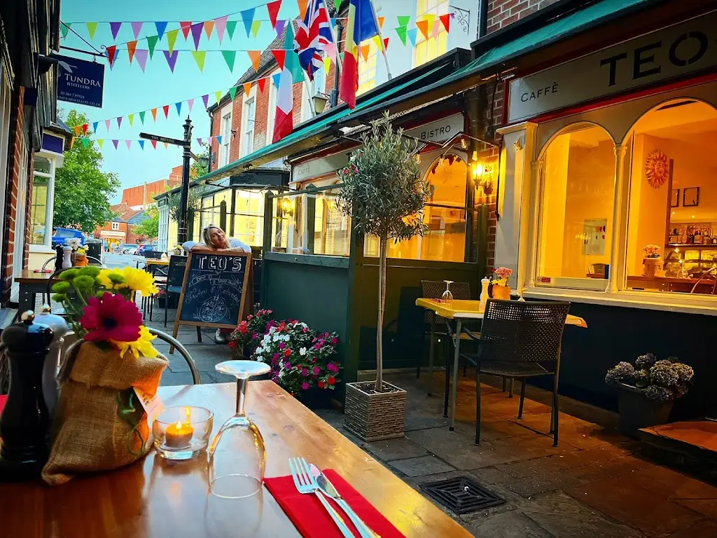 Teo’s Caffe & Bistro restaurant à Devizes