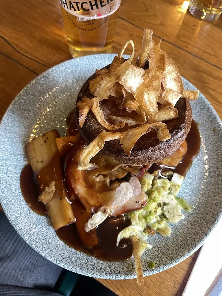 Yvie Grace_The Three Crowns_Devizes_review