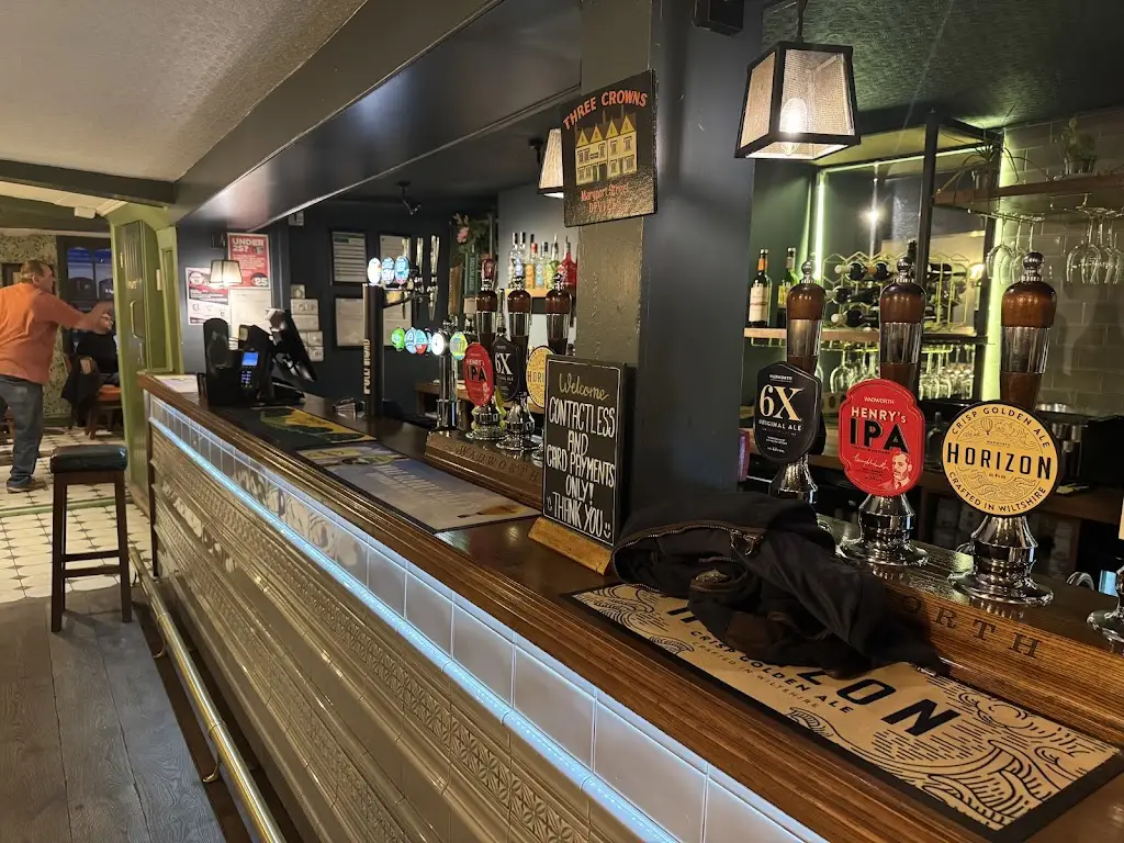 The Three Crowns_Devizes_slider_image_2