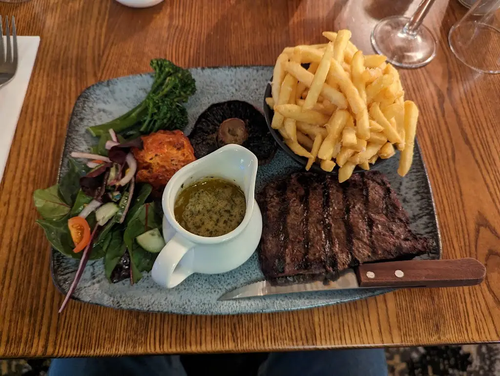 Joel_The Moonrakers - Devizes_Devizes_review