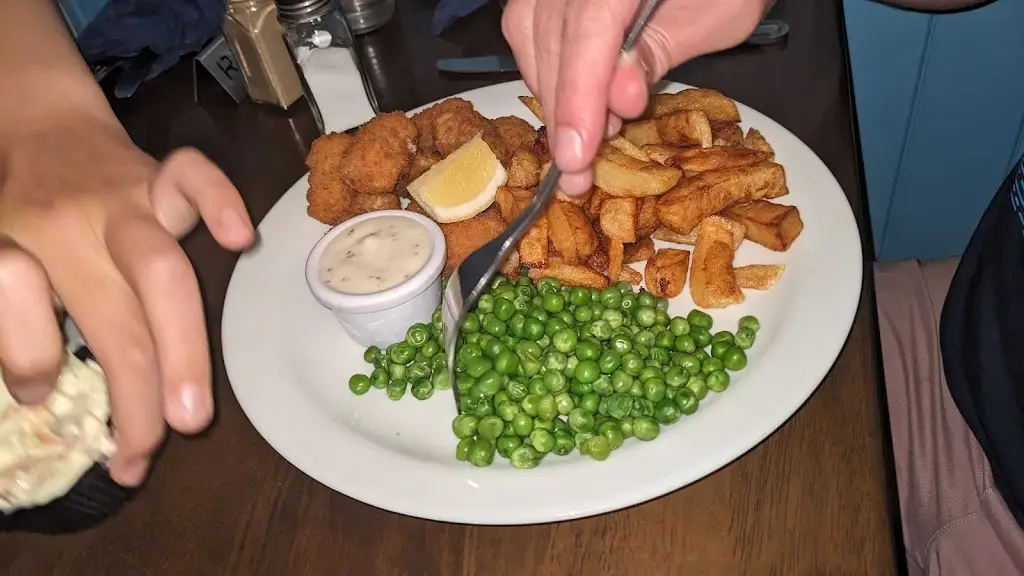 Rachel Roberts_Halfway House_Dobwalls_review