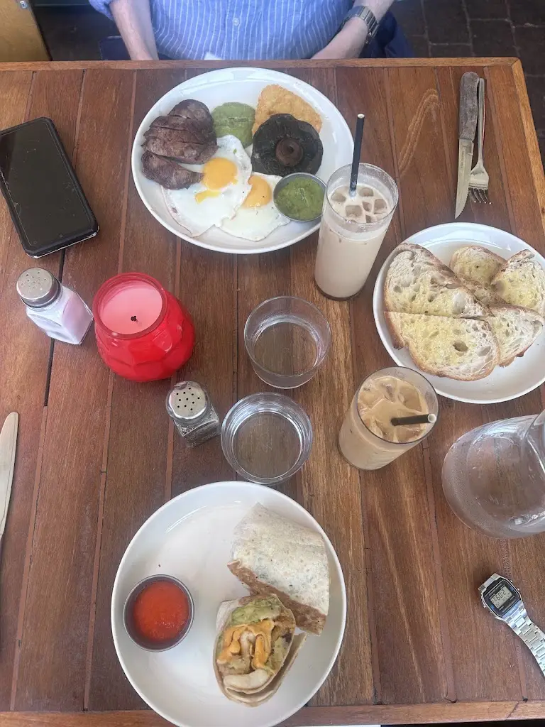 Alex Aiton_FOLK._Didsbury_review