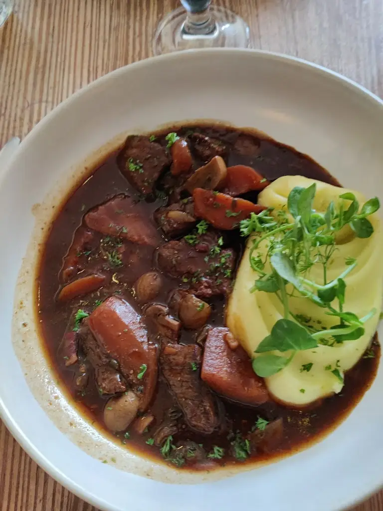 G B_Le Mistral Sherwood - French Restaurant_Arnold_review