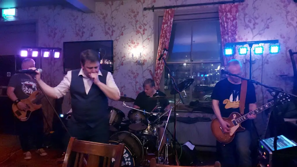 Prince Of Wales_Didcot_slider_image_2