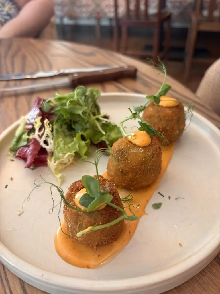 Adam Wollerton_The Plough and Harrow_Ditton Hill_review