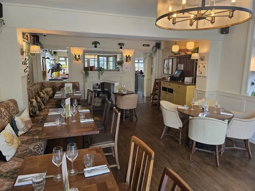 The Plough and Harrow_Ditton Hill_slider_image_3