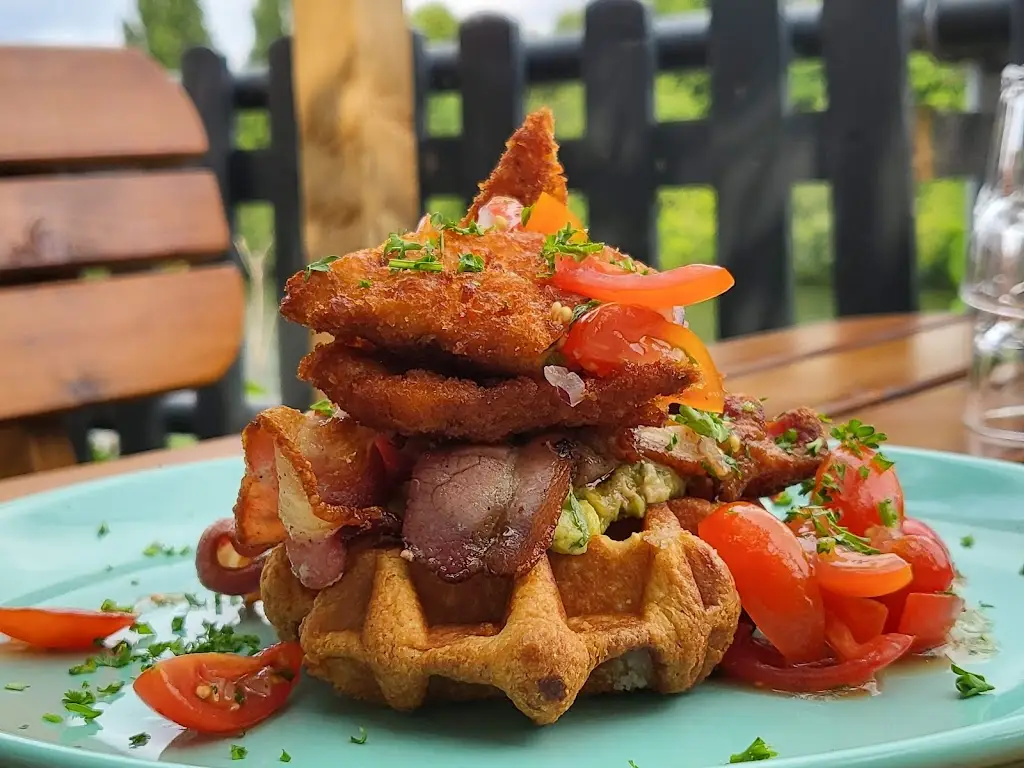 Hideaway_Ditton Hill_slider_image_3