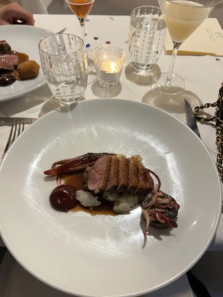 Menu_The French Table_Ditton Hill_immagine_8