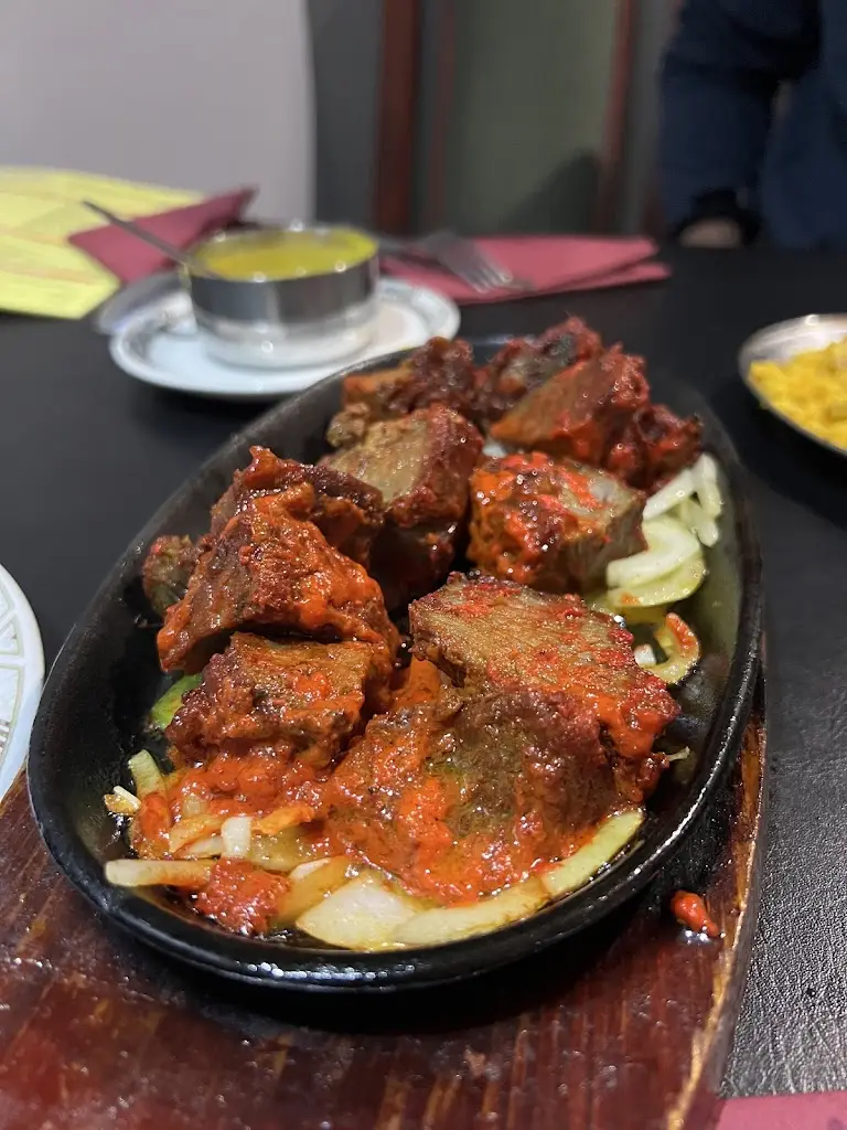 Rafael Angelucci_Curry Mahal Restaurant_Dodworth_review