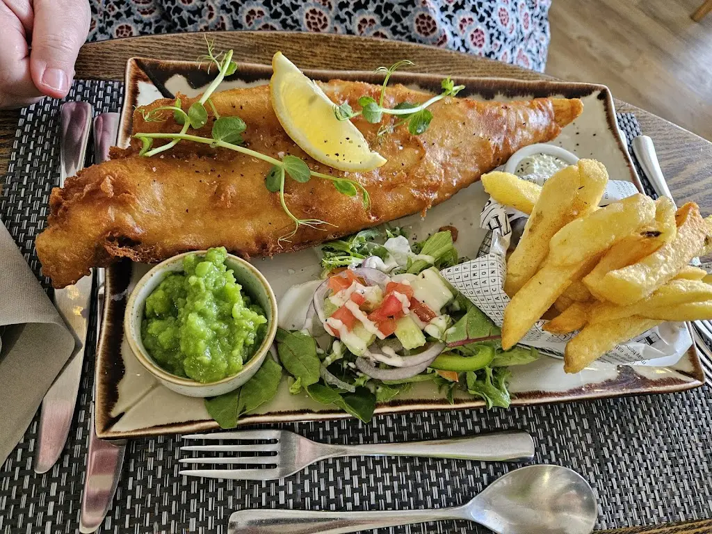 HADLEY FOX_The Black Bull_Donington_review