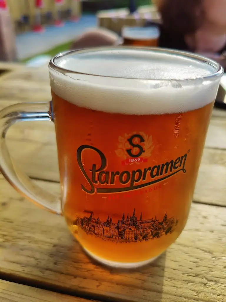 The Pavilion Bar And Restaurant_Donisthorpe_slider_image_3