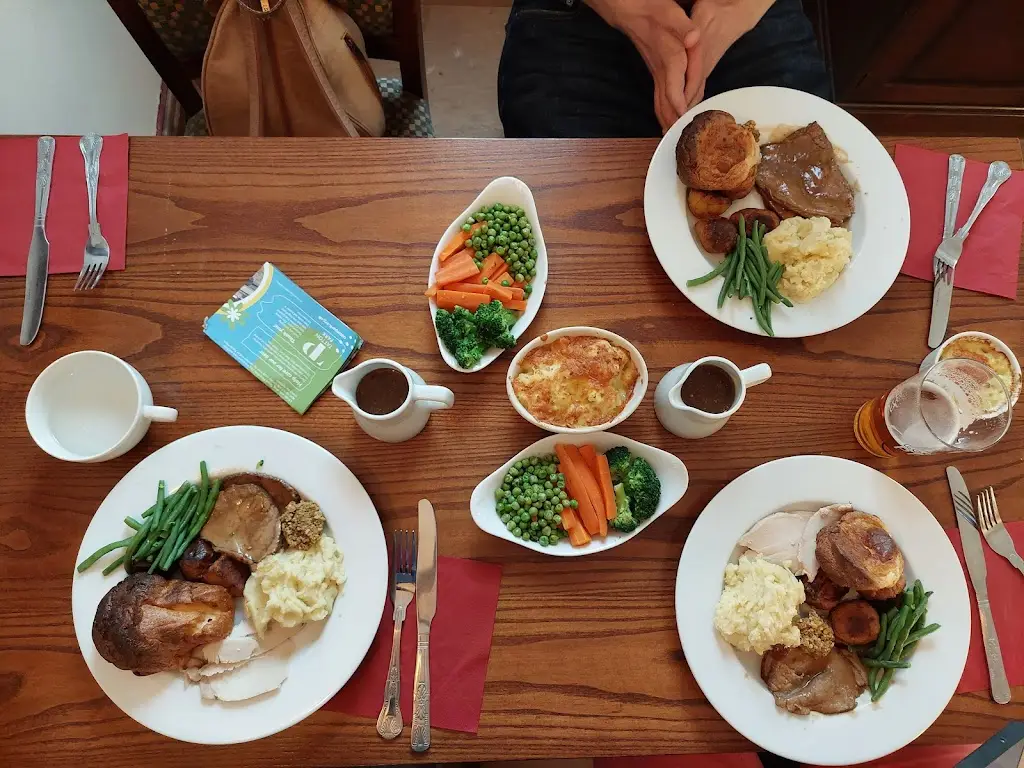 Elena Bradbury_The White Lion_Disley_review