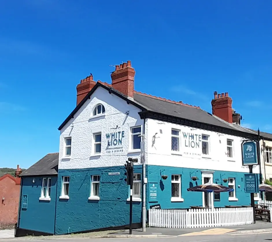 The White Lion_Disley_slider_image_3