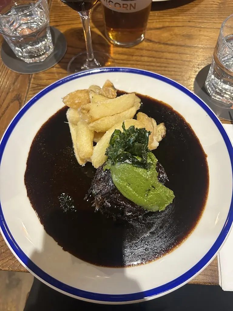 PYRAMID TRAVEL_Red Lion, High Lane_Disley_review