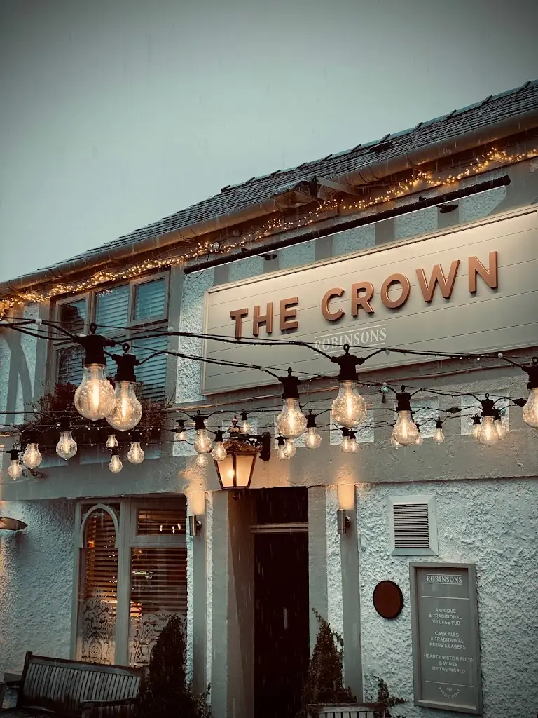 The Crown Hawk Green_Disley_slider_image_1