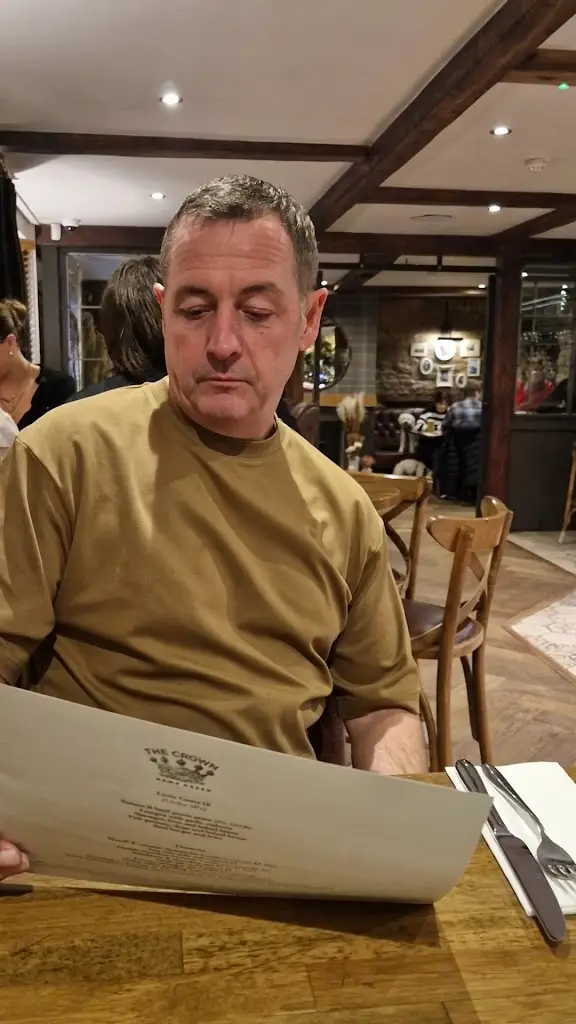 The Crown Hawk Green_Disley_slider_image_2