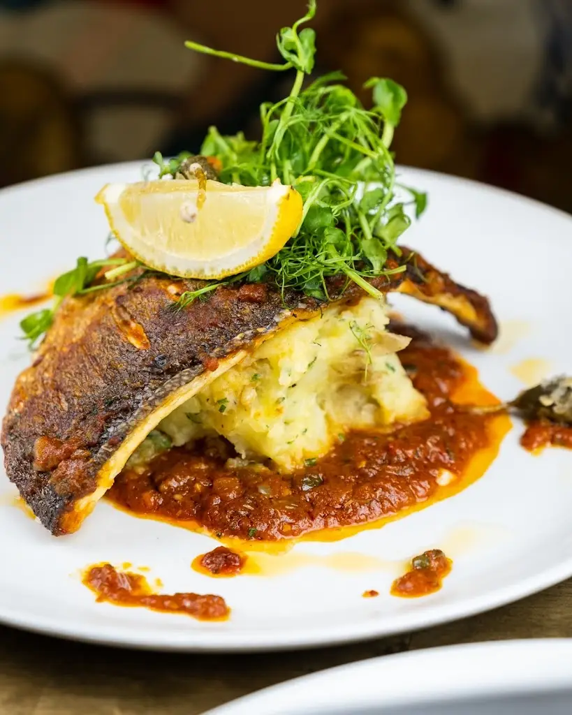 The Crown Hawk Green_Disley_slider_image_3