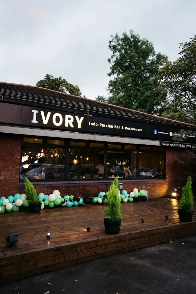 Eat in MCR_East To West Bar & Grill_Disley_review