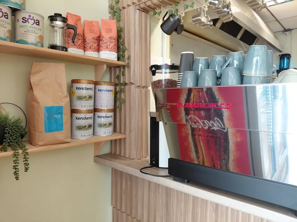 Luke Garratt_Paradise Cafe_Arnold_review