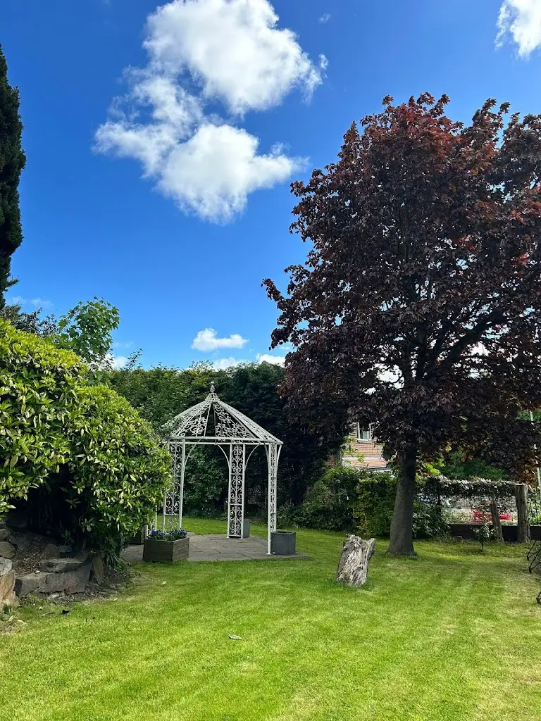 Cottage Garden Bar and Restaurant_Dewsbury_slider_image_3