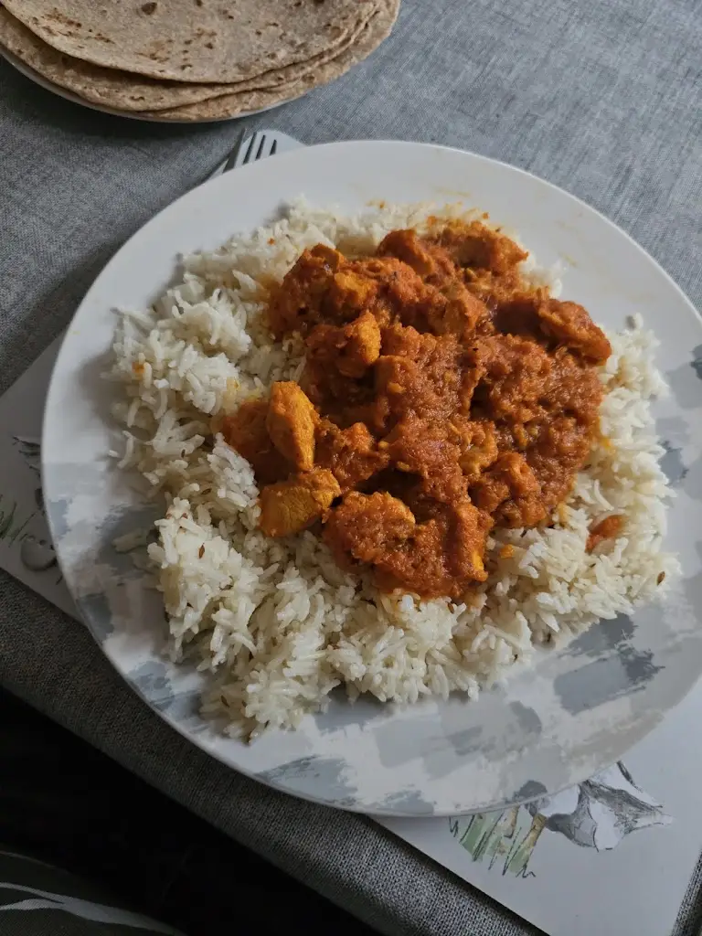 Karl Radunovic_Chachas Curries_Dewsbury_review