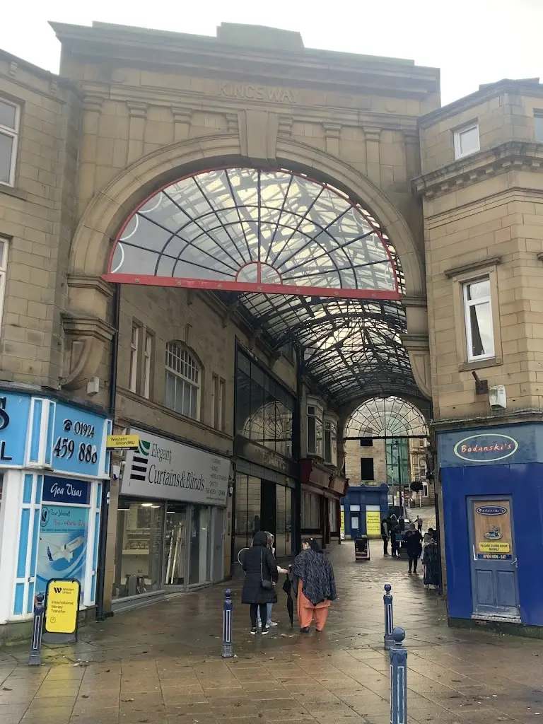 Abdul A Hafezi_Cloggs Coffee Shop_Dewsbury_review