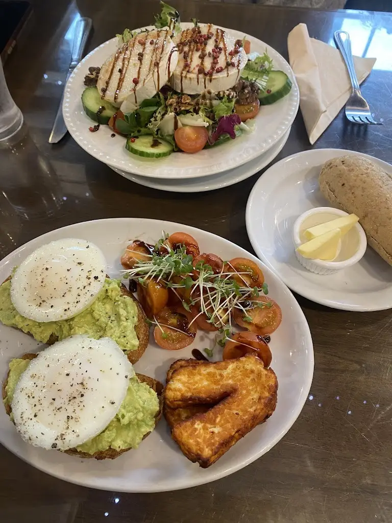 Kyla McHUGH_The Nutmeg Tree_Ditchling_review