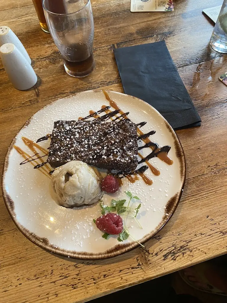 Jayne Clarkson_The Malt_Aston-on-Trent_review