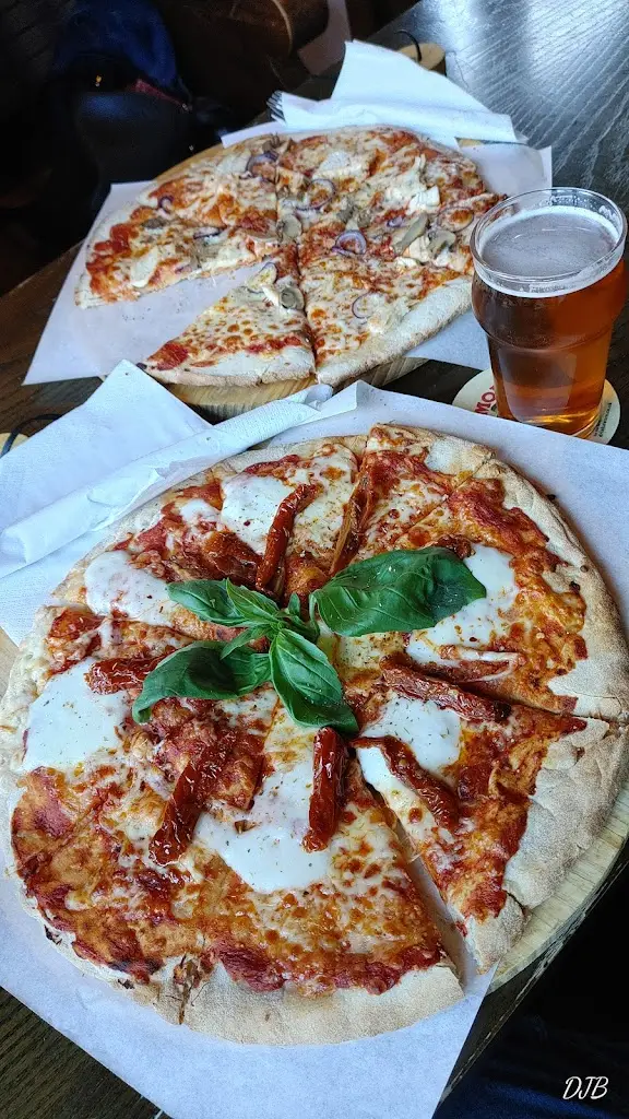 Helen and David Brown_Coach & Horses_Draycott_review