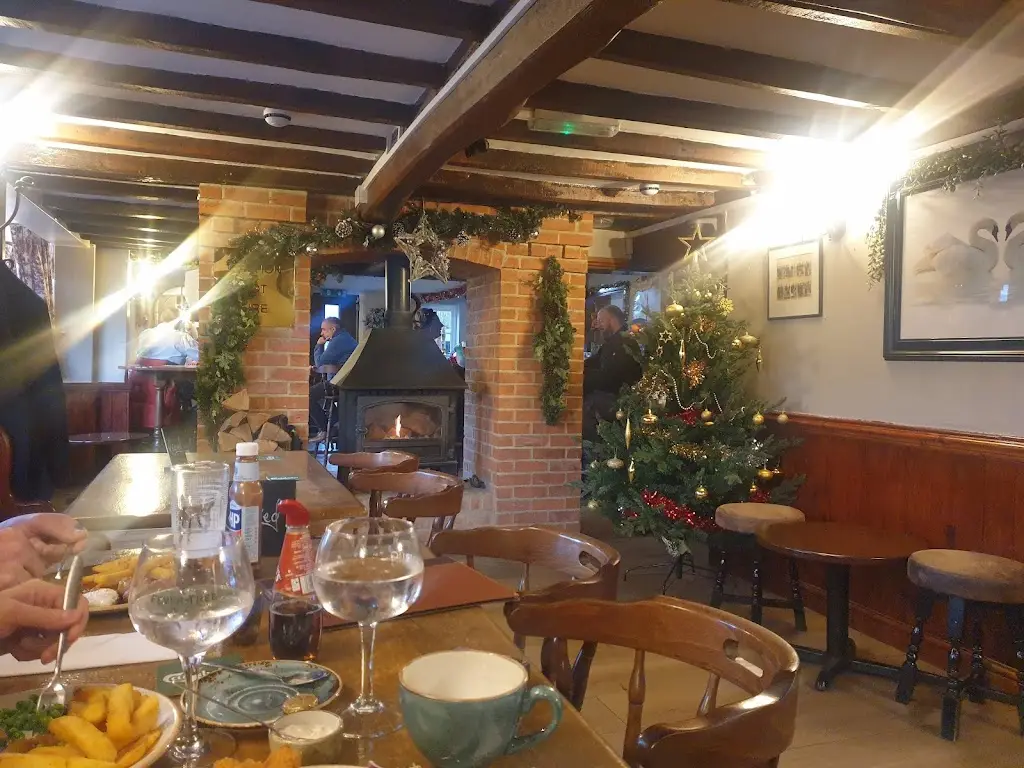 The Swan Inn restaurant in Draycott