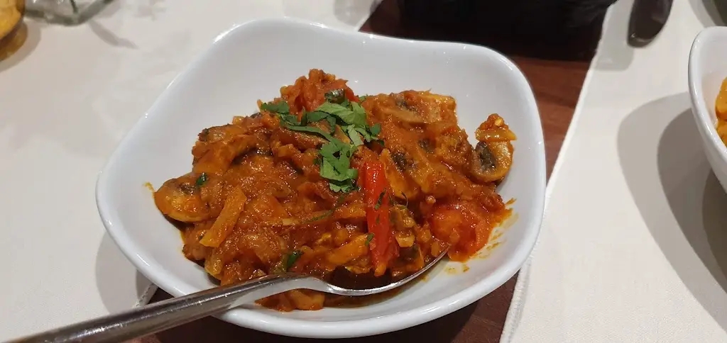 Nigel Powlson_The Barn By Bilash_Draycott_review