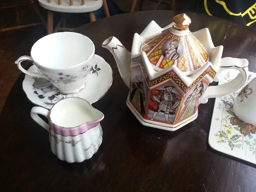 Victoria Vintage Tea Rooms_Draycott_slider_image_3