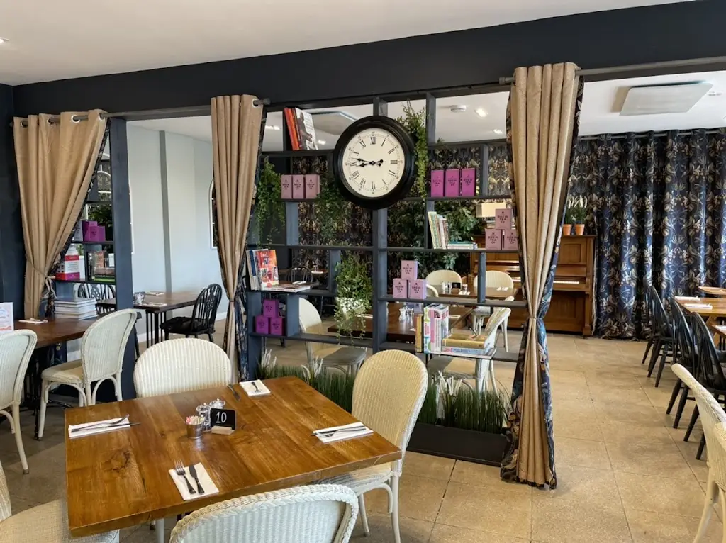 Radish Restaurant_District of Rutland_slider_image_1