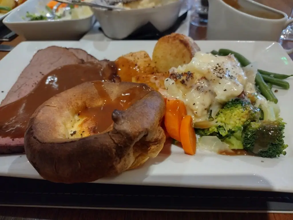 Carole Dyehouse_The Fox_District of Rutland_review