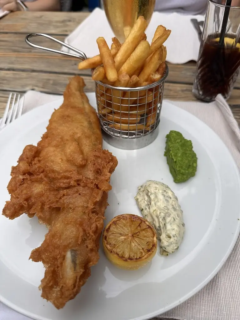 Tatiana Limonova_The Finch's Arms_District of Rutland_review