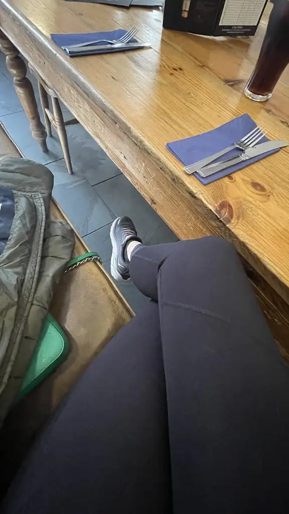 Mimi Elizabeth Rabbit_Wheatsheaf_District of Rutland_review