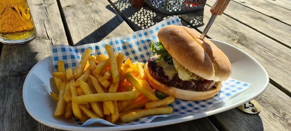 Wheatsheaf_District of Rutland_slider_image_3