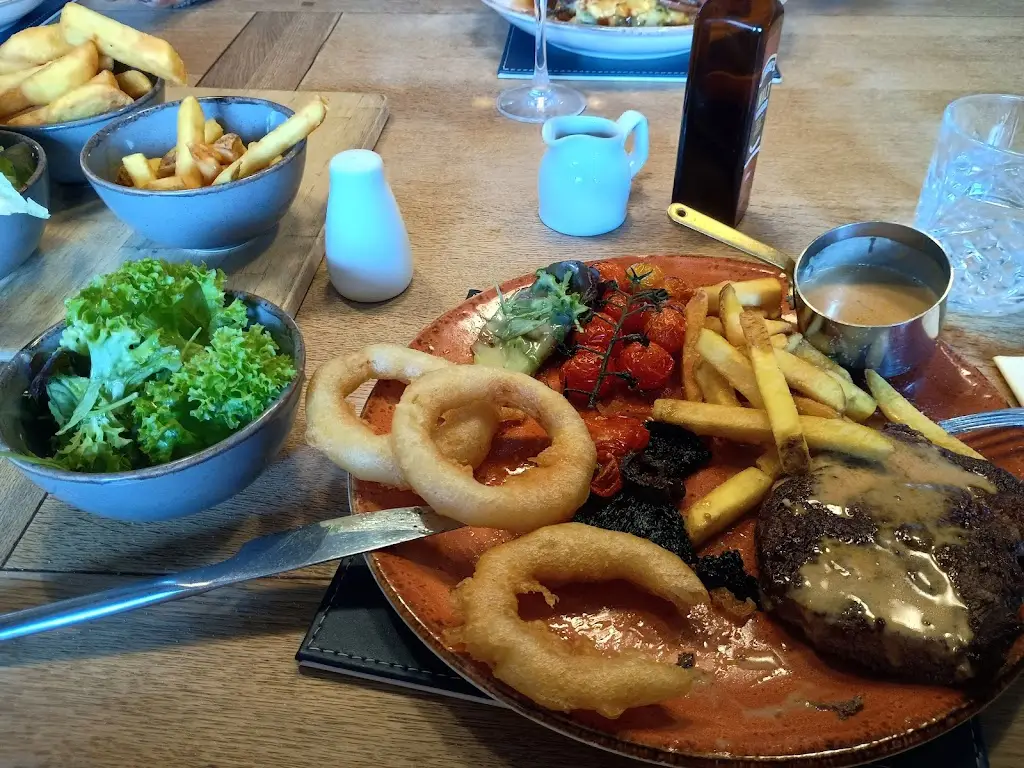 Adelina Chalmers_Black Bull Inn_District of Rutland_review