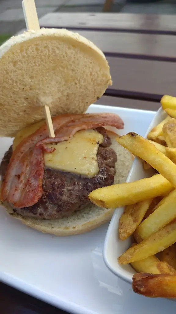 Cat S_The Hearts Of Oak_Drybrook_review