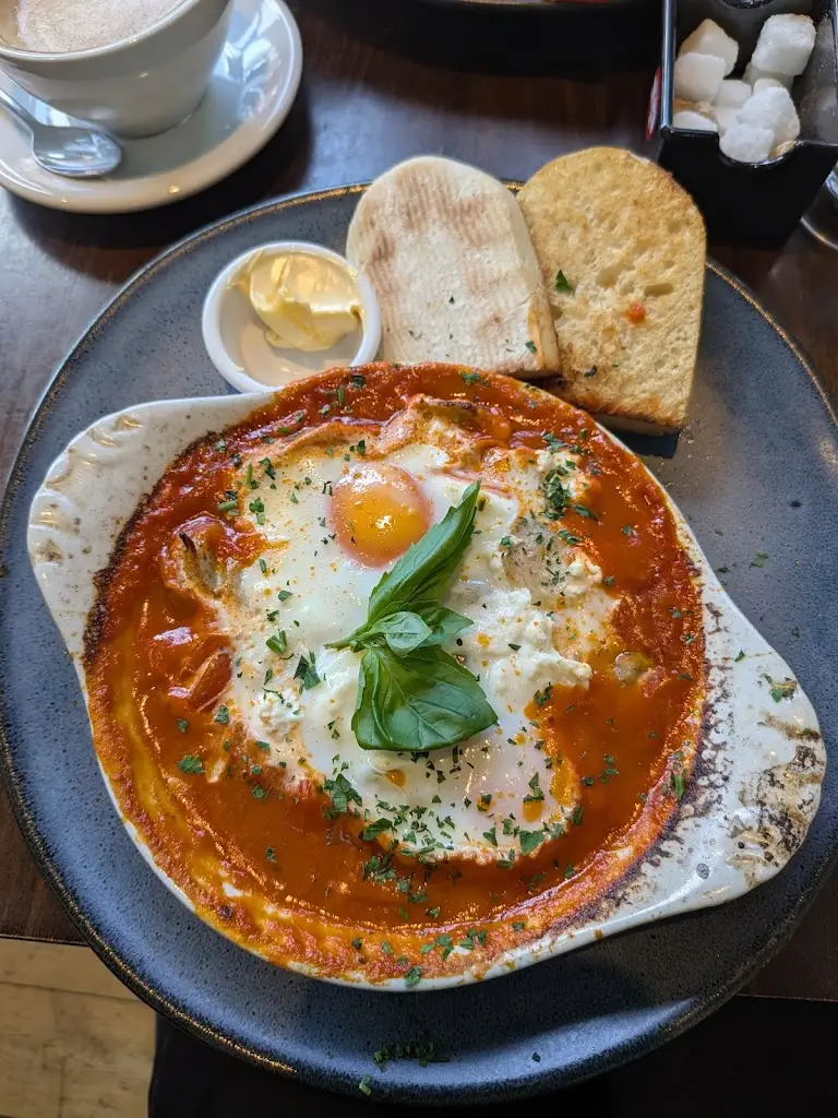 Kieran Learmonth_Rialto Social_Dorking_reseña