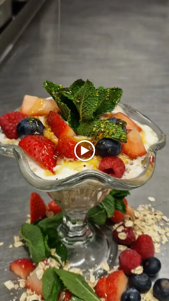 Rialto Social_Dorking_slider_image_2