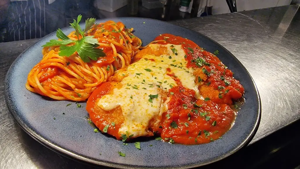 Rialto Social_Dorking_slider_image_3