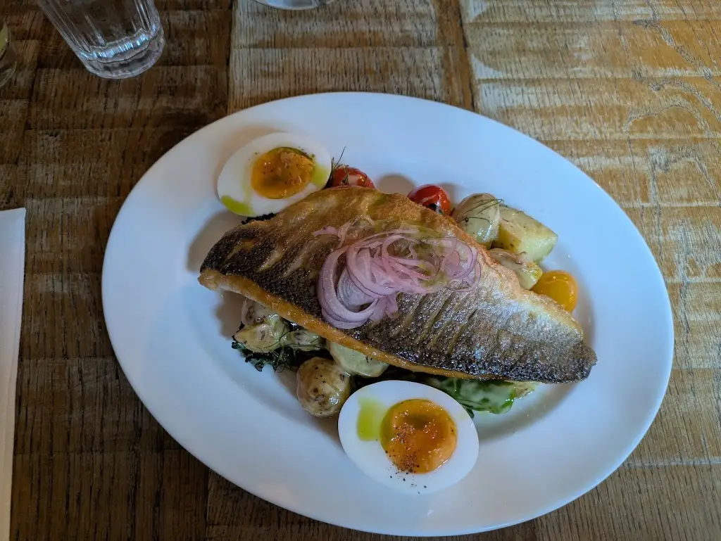 Abbie Pendower_The Queen's Head_Dorking_review