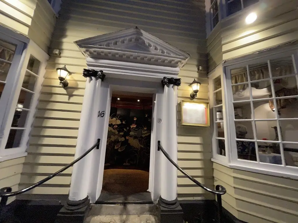 A Fowles_The New Fountain Garden_Dorking_review