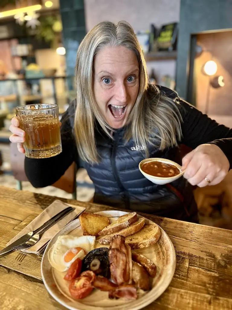 Menu_HolmeStores_Dorking_image_6